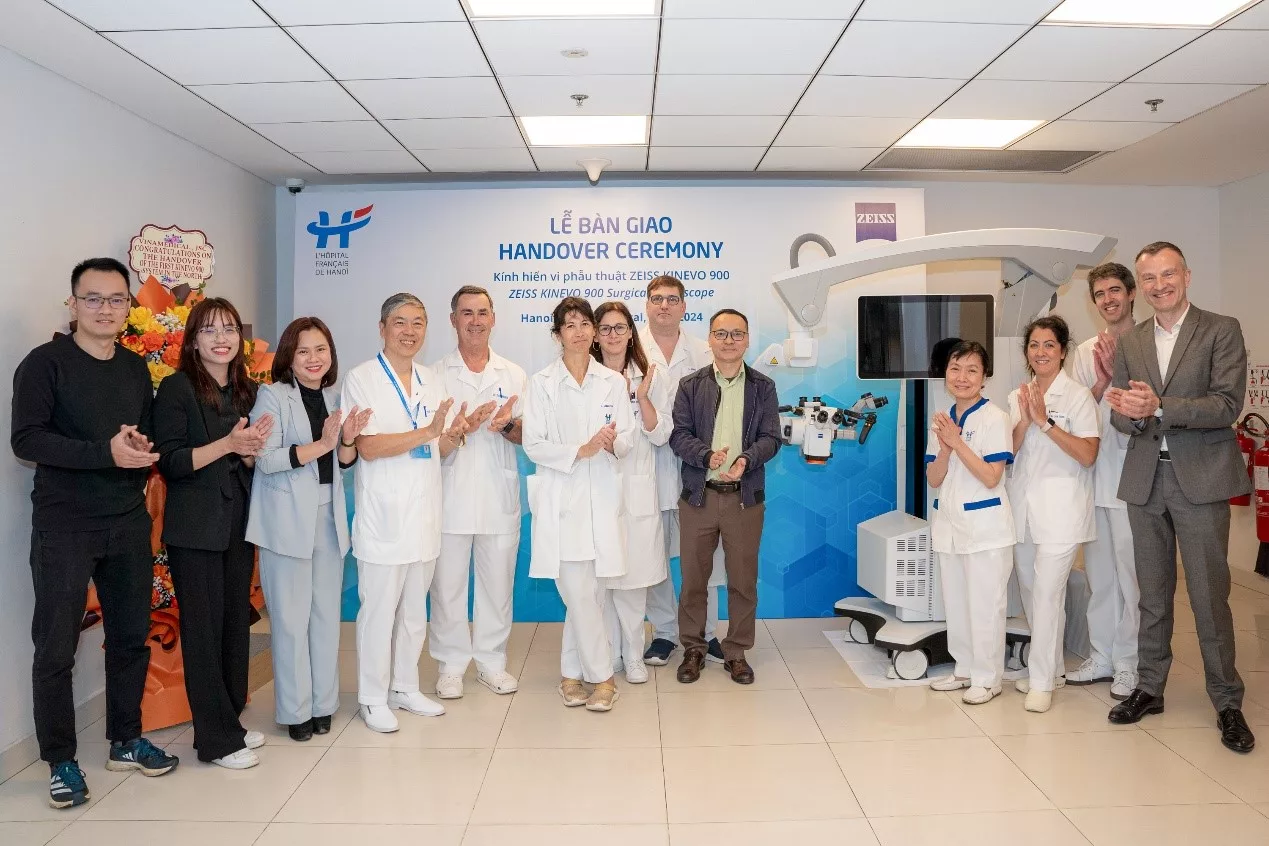 Hanoi French Hospital first with state-of-the-art ZEISS KINEVO 900 Surgical Microscope System in northern Vietnam